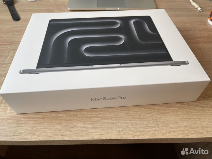 Macbook pro 14 m3 8/512gb