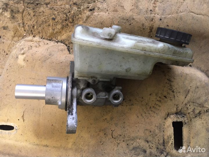 Главный тормозной цилиндр Renault Kangoo 2(2299)