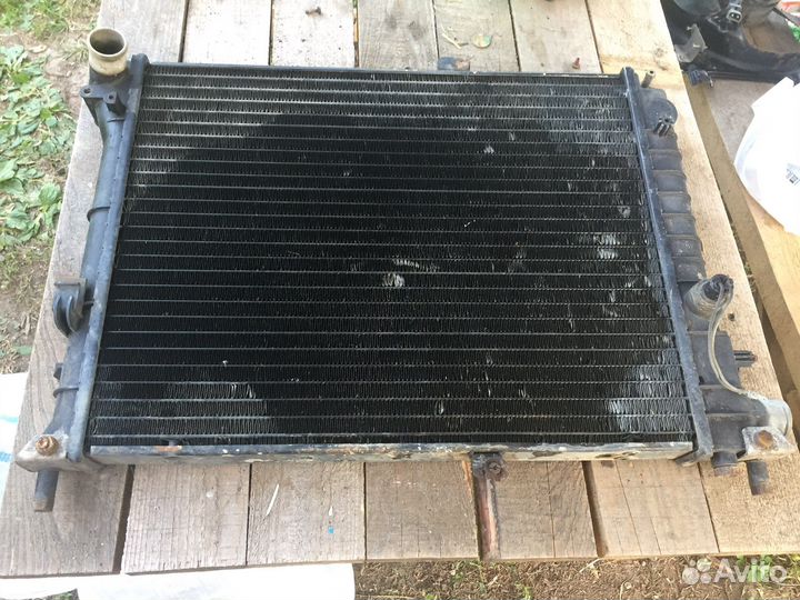 Радиатор охлаждения на Saab 9000