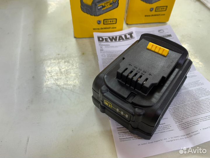 Аккумулятор dewalt XR DCB184G (5ач) маслостойкий