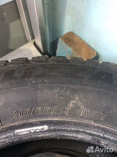 Bridgestone Blizzak Spike-02 SUV 215/65 R17