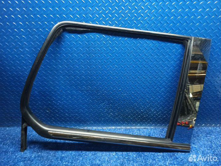 Молдинг стекла двери задний правый Cadillac