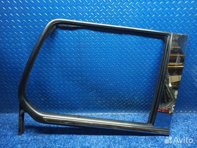 Молдинг стекла двери задний правый Cadillac