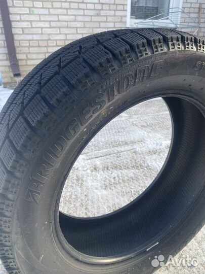 Bridgestone Blizzak VRX 215/55 R17