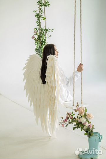 Крылья ангела белые, черные