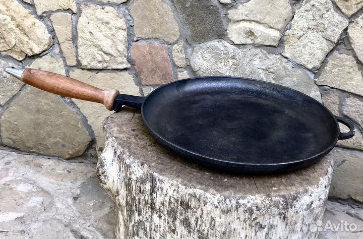 Чугунная сковорода