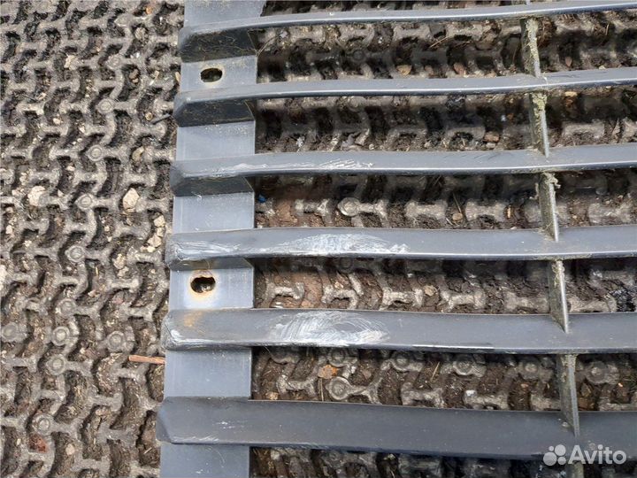 Решетка радиатора Land Rover Defender, 1984