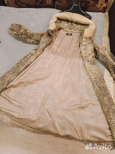 Шуба каракулевая 42-44