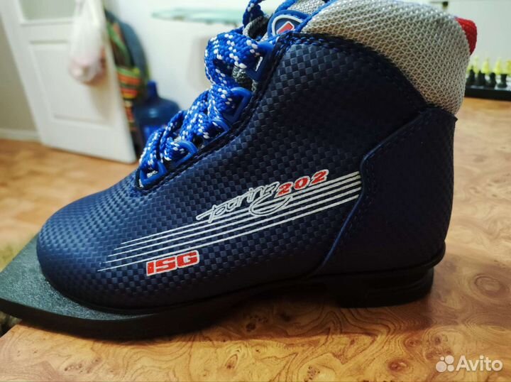 Лыжные ботинки