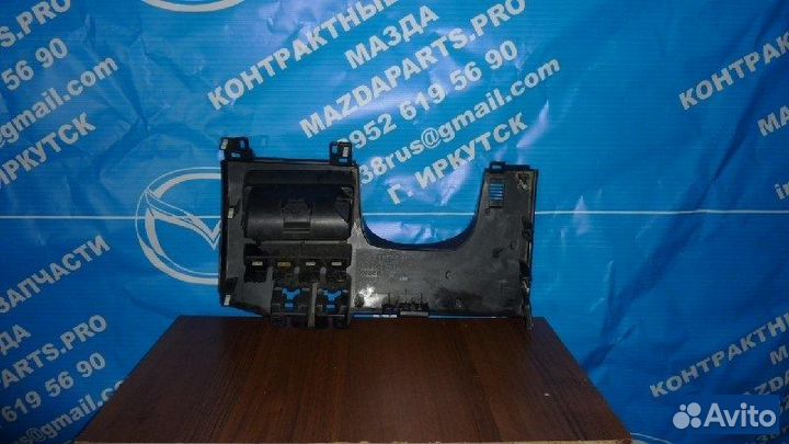 Консоль торпеды Mazda Mpv LY3P