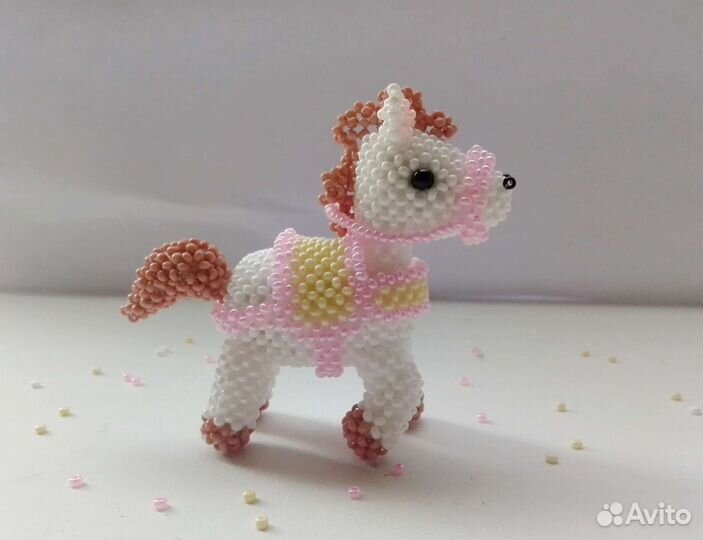 Лошадка из бисера