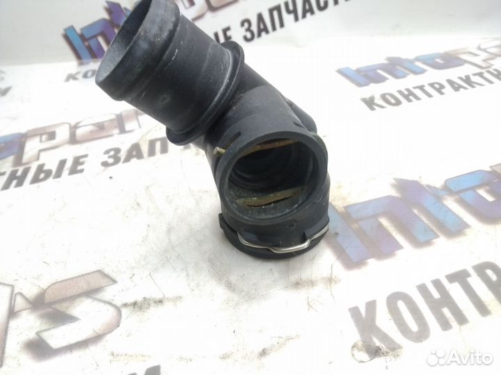 Фланец радиатора Volkswagen Golf 6 2.0 TSI ccza