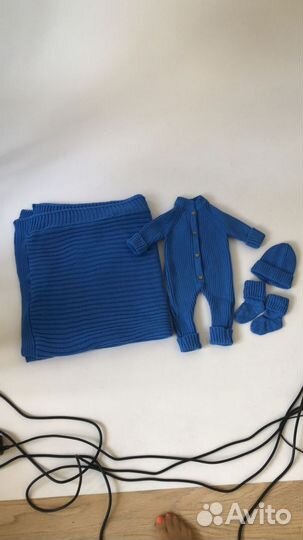 Вязаный комбинезон для новорожденного