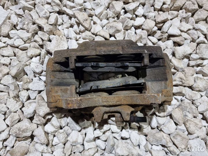 Суппорт Паджеро 4