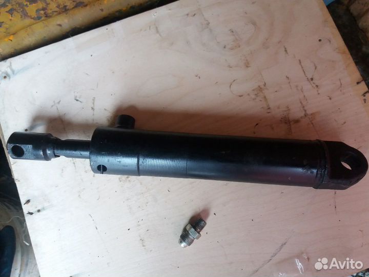 Гидроцилиндр Pном 16 мпа Дп 45 ход 200