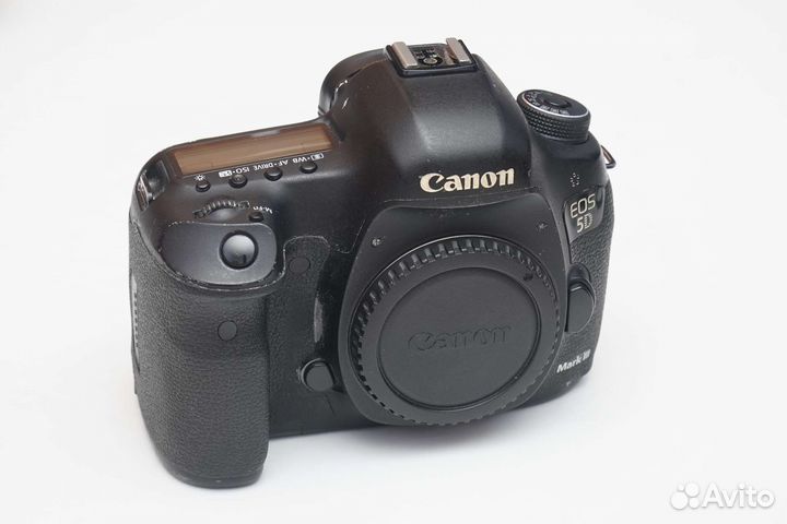 Фотоаппарат Canon 5D Mark lll body