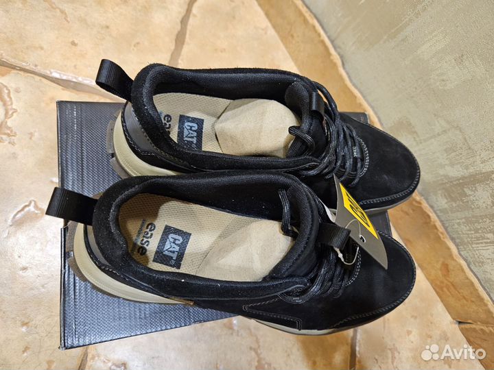 Кроссовки мужские новые 43