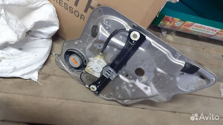 Мерседес 221 стеклоподъемник задней левой двери