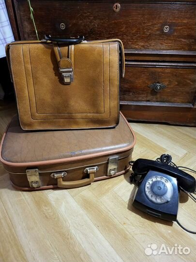 Раритет чемодан, портфель, телефон, книга