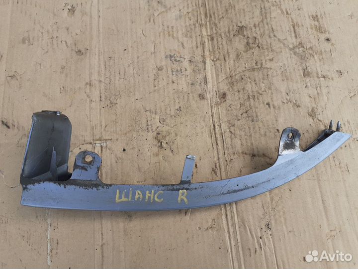 Ресничка (молдинг) под фару правый Шевроле Ланос