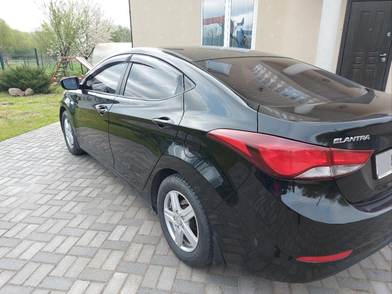 Hyundai Elantra: фото владельца