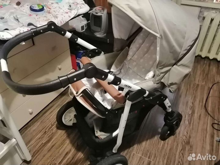 Прогулочная коляска
