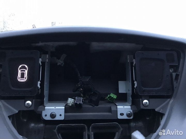 Дисплей левый / правый Tribeca