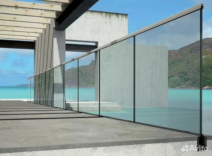 Безрамные стеклянные ограждения террас