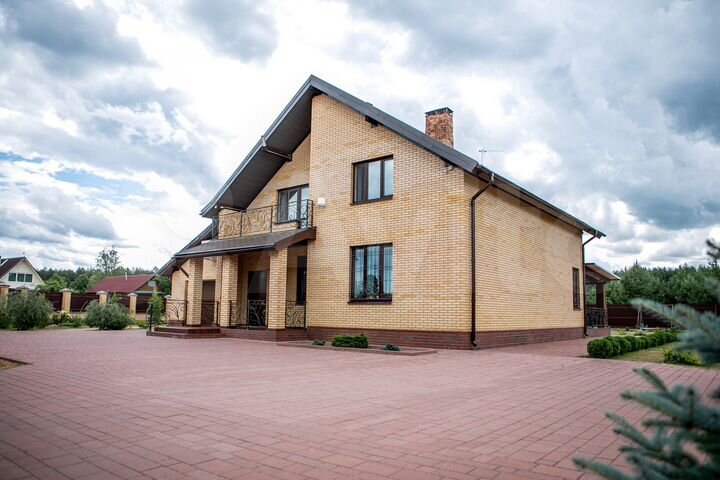 Коттедж 280 м² на участке 35 сот.