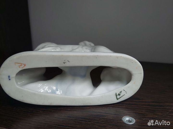 Статуэтка собачка гжель