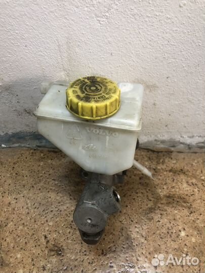 Главный тормозной цилиндр volvo