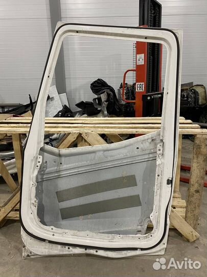 Дверь передняя правая Renault T 14142291