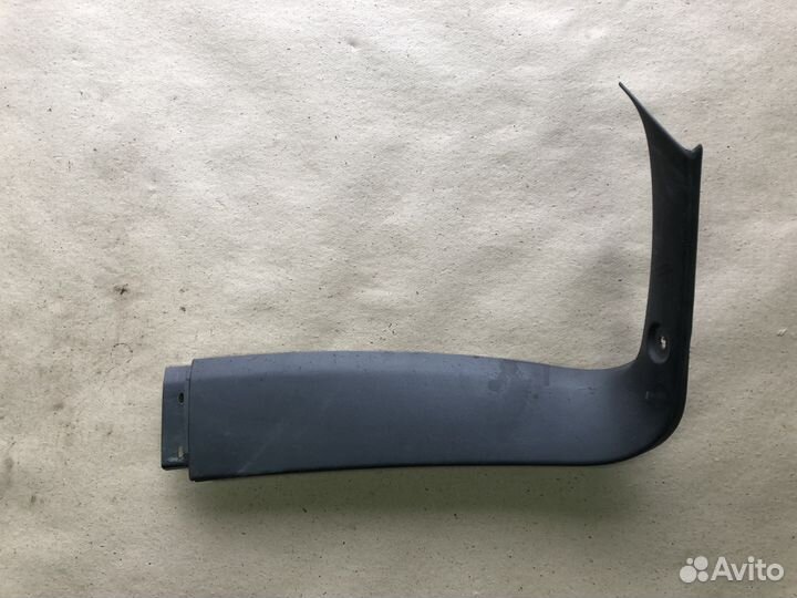 Накладка крышки багажника Opel Astra H 2010