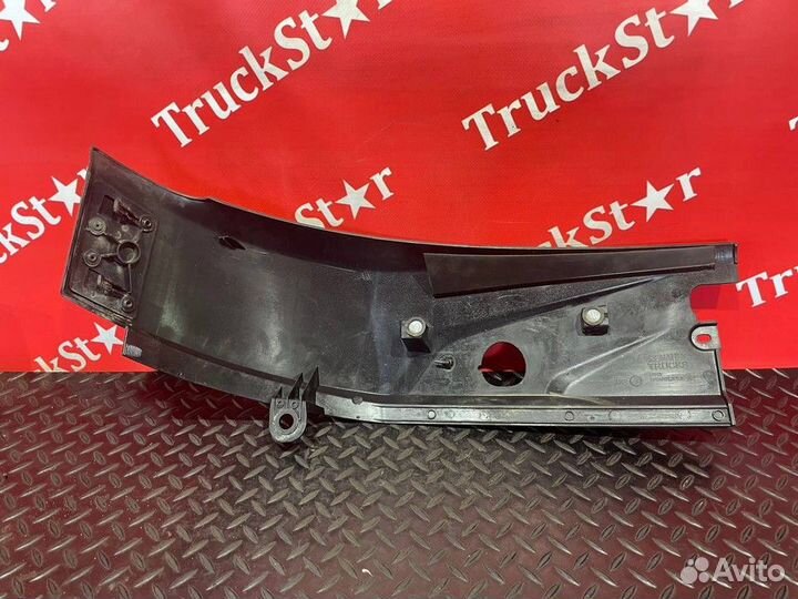 Угол жабо левый Renault T