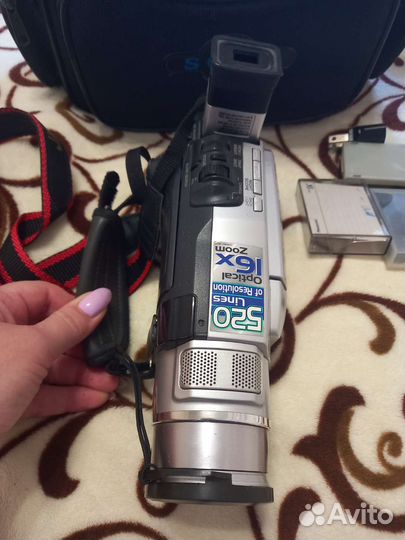 Видеокамера JVC