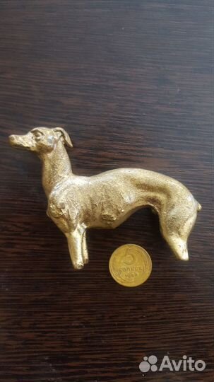 Статуэтка собаки гончая