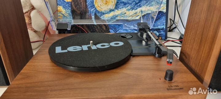 Виниловый проигрыватель Lenco