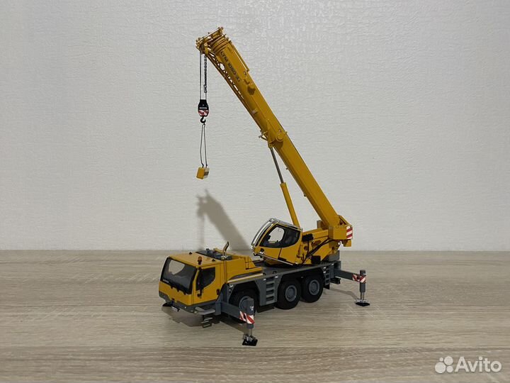 Кран Liebherr LTM 1050 1:50