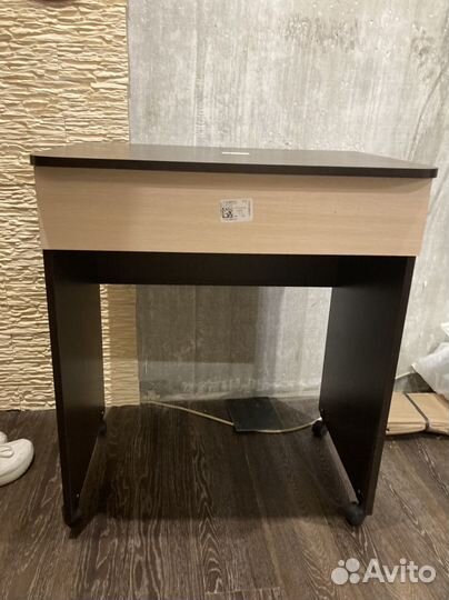 Стол для ноутбука