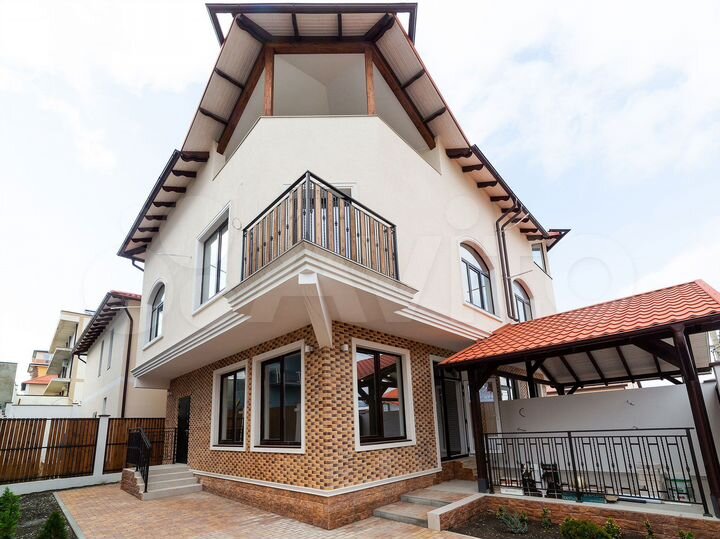 Дом 170,7 м² на участке 1,5 сот.