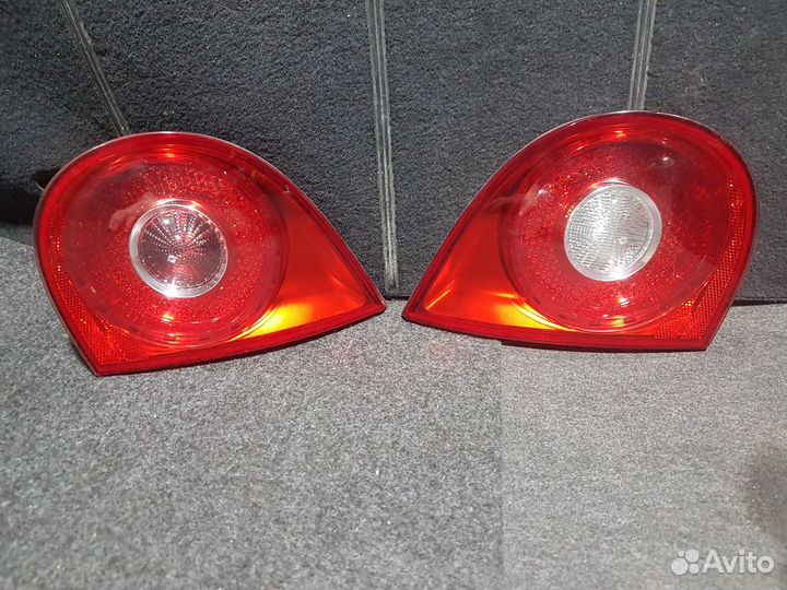 Фонарь крышки багажника Volkswagen golf 5