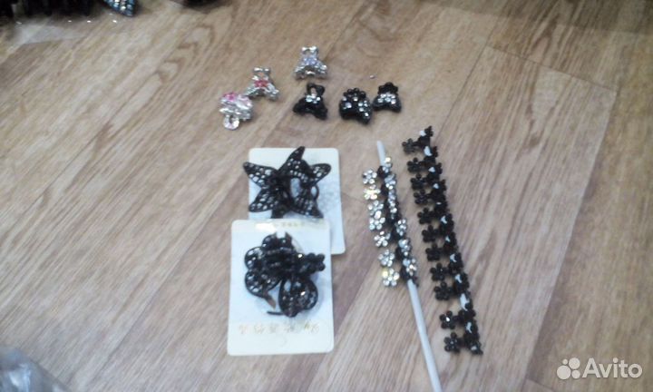 Заколки, крабики, резинки, шпильки