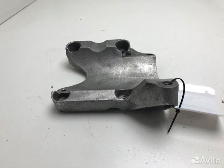 Кронштейн компрессора кондиционера Audi A6 4B2 AGA