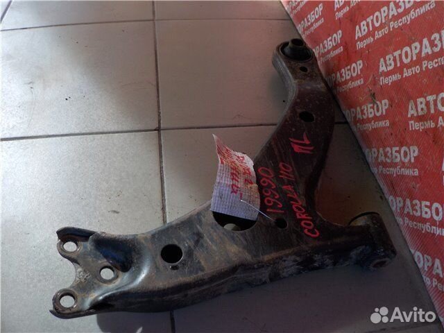 Рычаг нижний передний левый Toyota Corolla AE110