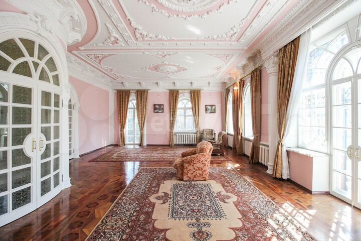 Коттедж 803 м² на участке 41,1 сот.