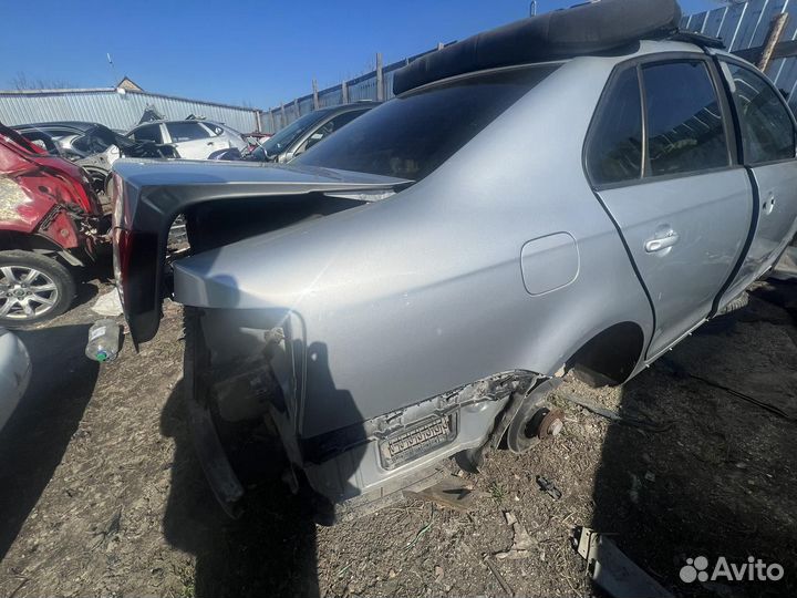 Четверть кузова Volkswagen Jetta 5