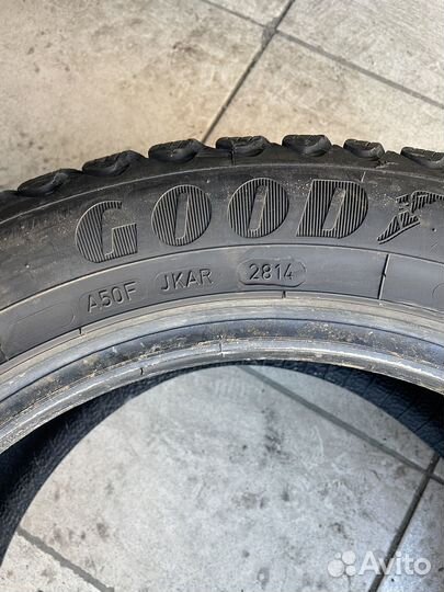 Goodyear Ultragrip Ice Arctic 205/55 R16