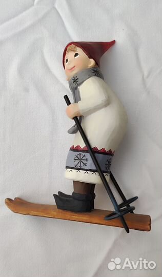 Фигурка Гном мальчик на лыжах. Новогодняя игрушка