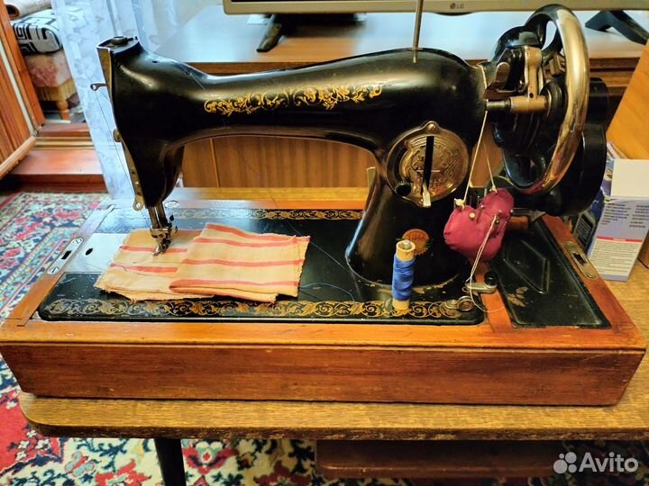 Швейная машинка ручная