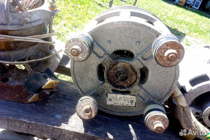 Двигатель от стиральной машины